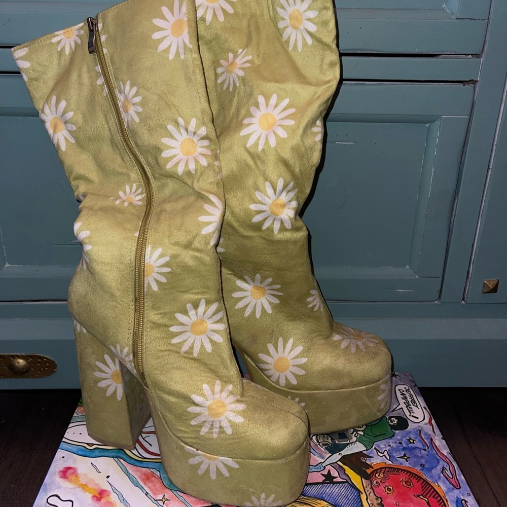 Dolls kill boots